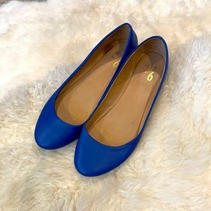 Mix blue round toe flats
